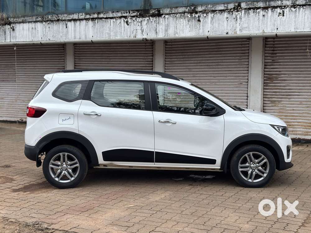 Renault Triber Rxz, 2023, Petrol