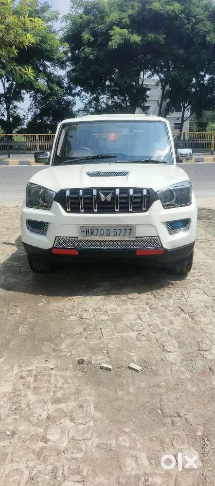 Mahindra Scorpio S4 Diesel 2015
