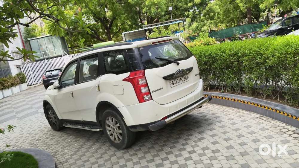 Mahindra Xuv W10 2016
