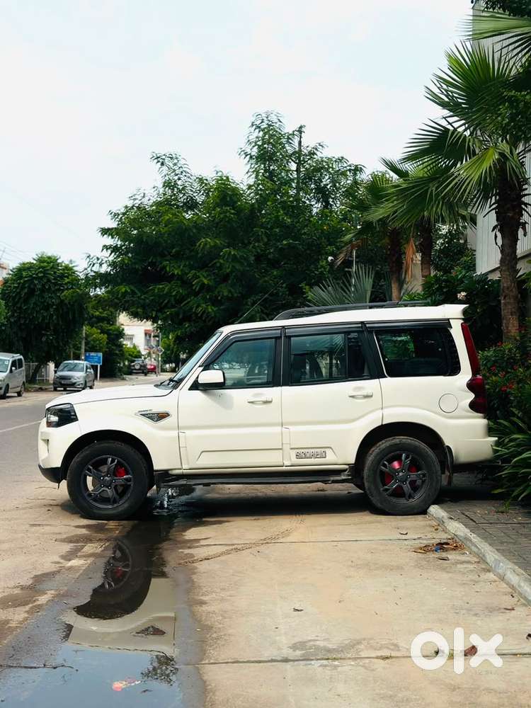 Mahindra Scorpio Classic 2016
