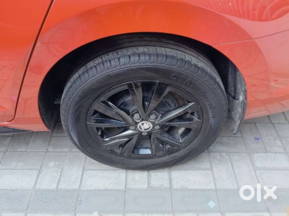 Skoda Slavia Style Matte 1.0 Tsi At, 2024, Petrol