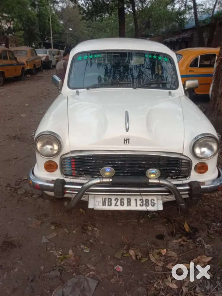 Ambassador Ambassador 2011 Petrol 10000 Km Driven