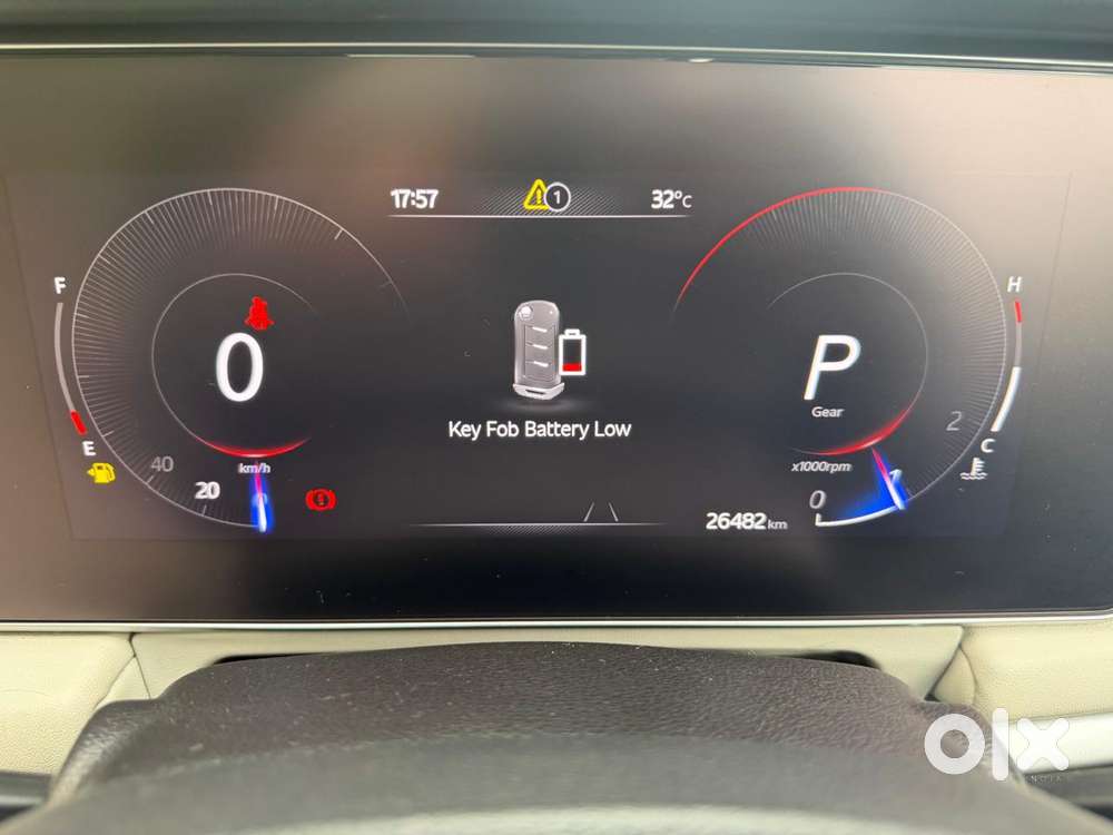Mahindra Xuv700 2.2 Ax 7 Diesel At Luxury Pack Str Awd, 2022, Diesel