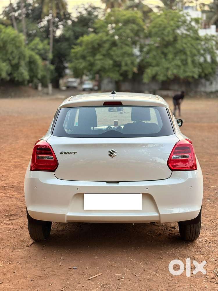 Maruti Suzuki Swift Vxi + Manual, 2024, Petrol