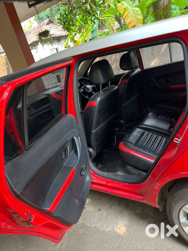 Skoda Fabia 2011 Petrol 94682 Km Driven 999.   50.  64.  999