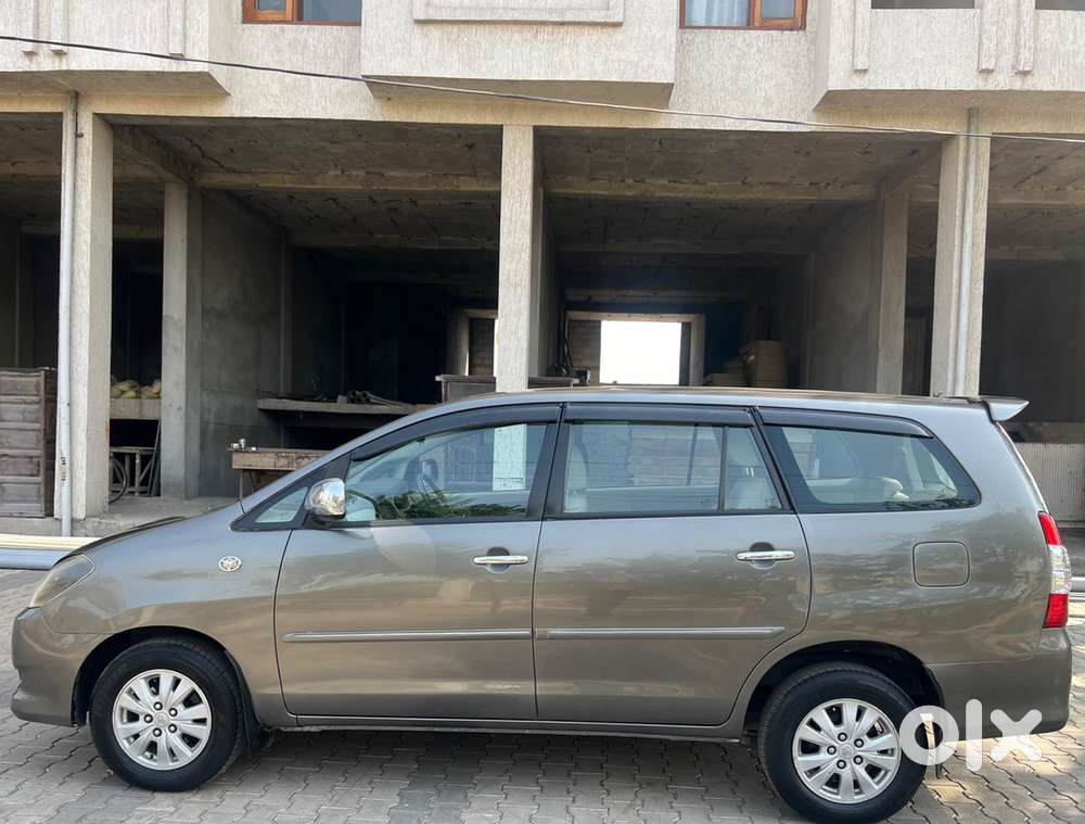 Toyota Innova 2011 Diesel Well Maintained