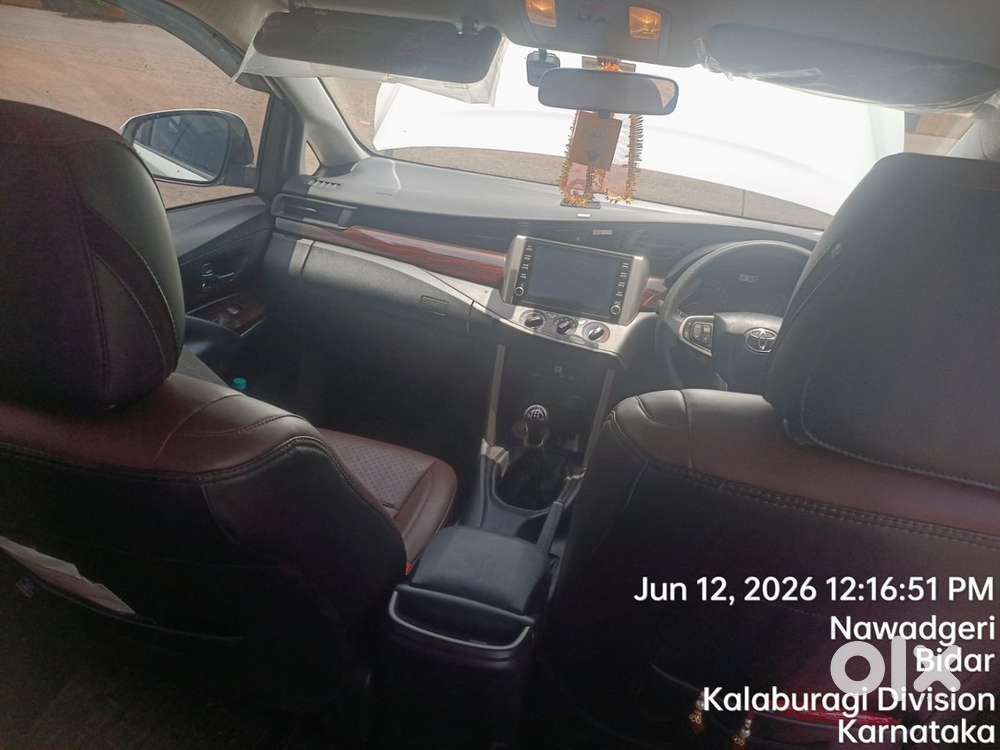 Toyota Innova Crysta 2025