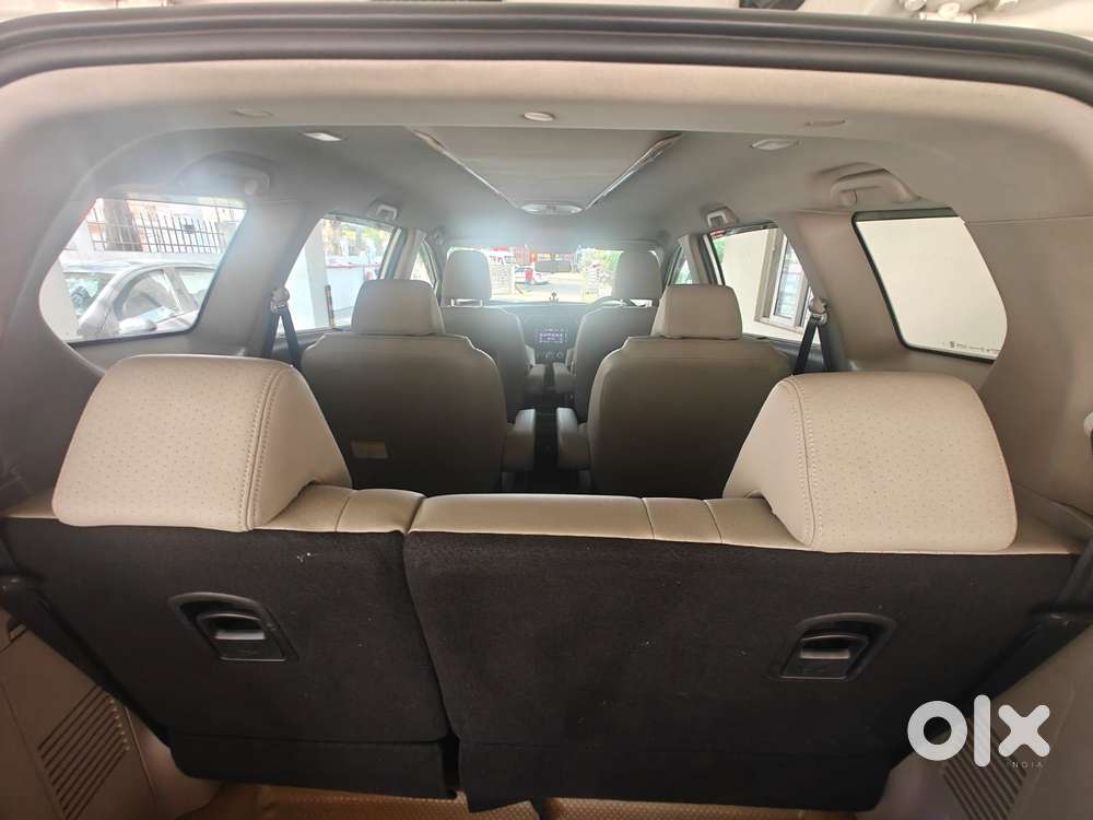 Mahindra Marazzo M8, 2018, Diesel