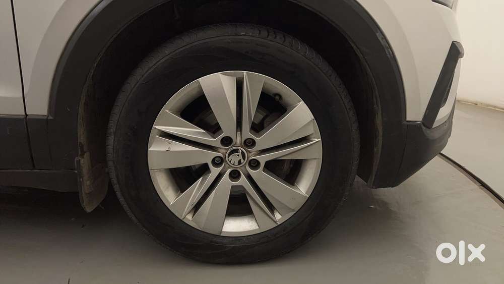 Skoda Kushaq 1.0 Tsi Ambition, 2023, Petrol