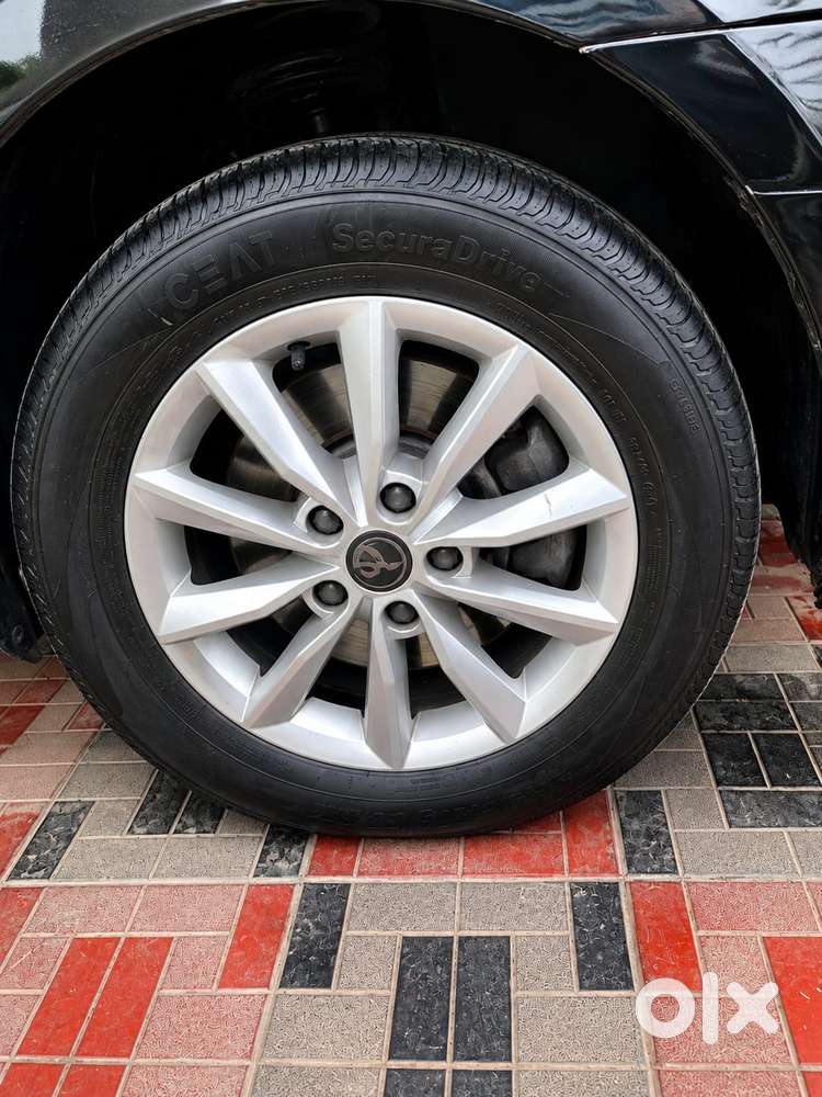 Skoda Octavia Elegance 1.8 Tsi At, 2014, Petrol
