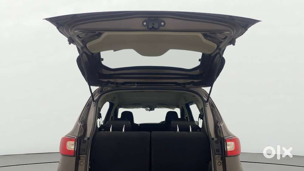 Renault Triber Rxz, 2023, Petrol