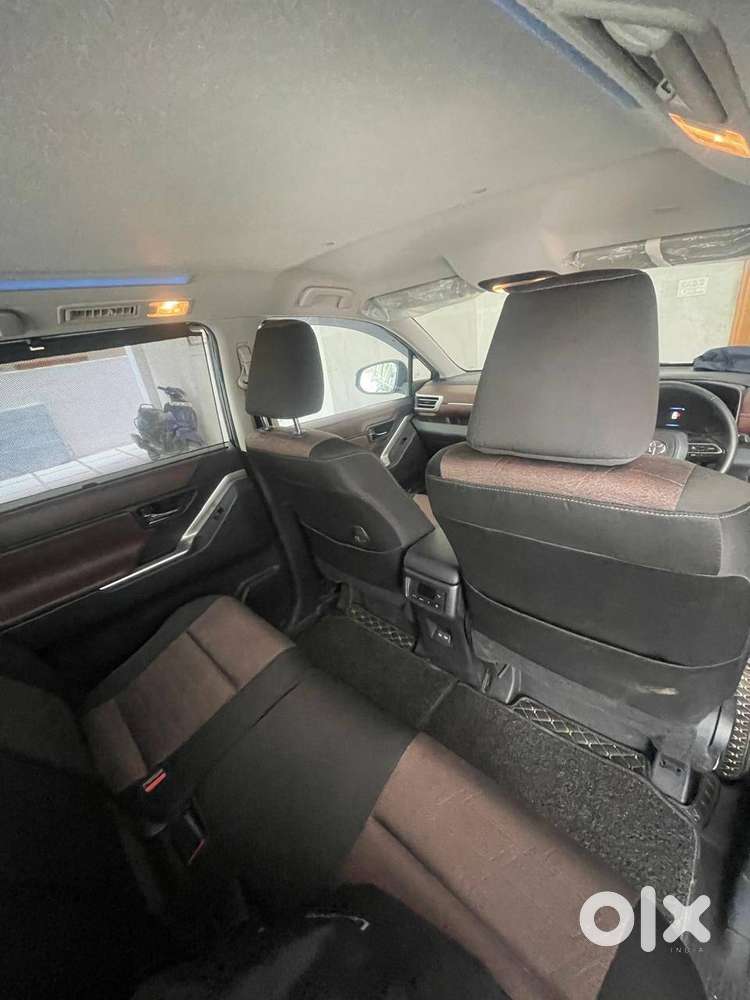 Toyota Innova Hycross (2023)