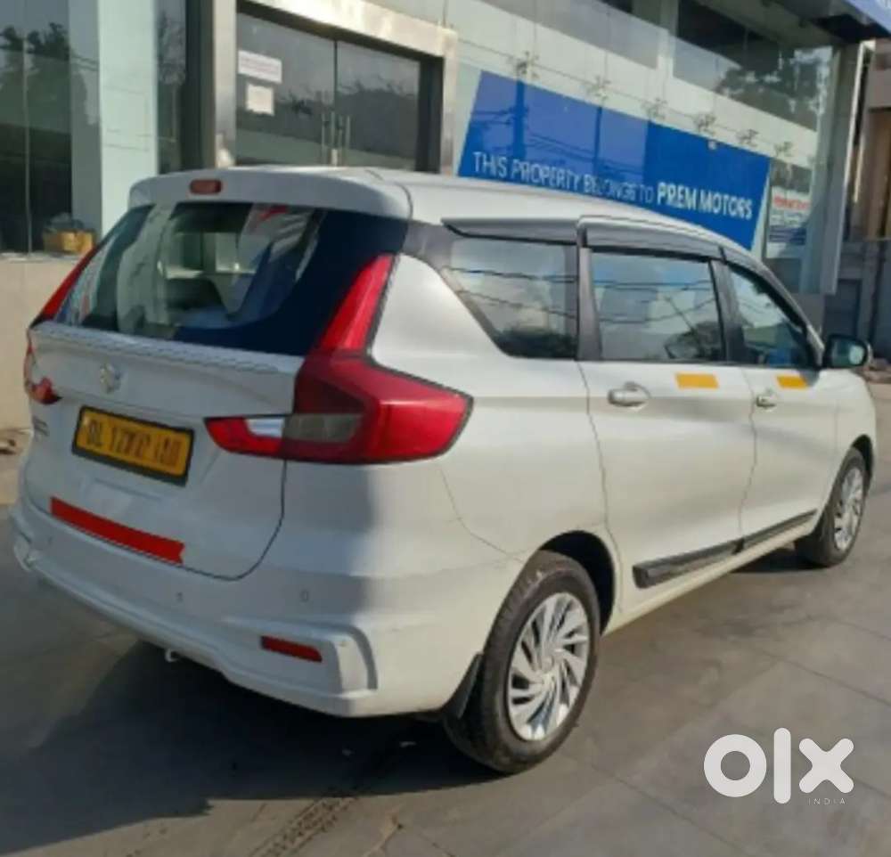 Taxi ( Dl ) - Ertiga Tour M - Cng - 2022 , Excellent Condition.