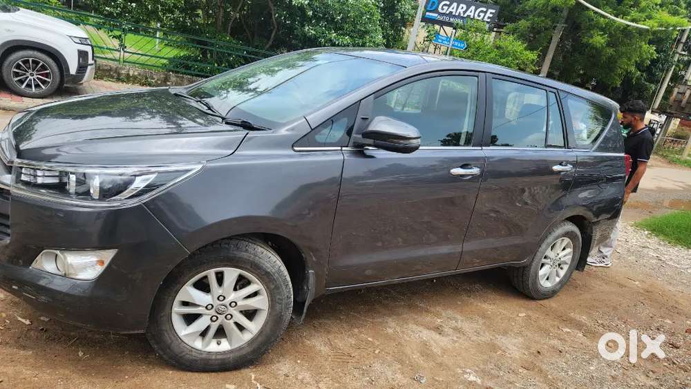 Toyota Innova Crysta 2016 Mt 7 Str , All Company Records , New Tyres ,