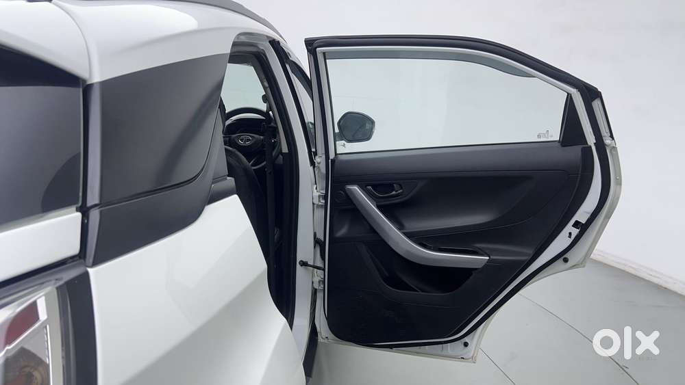 Tata Nexon 1.2 Revotron Xm (s), 2023, Petrol