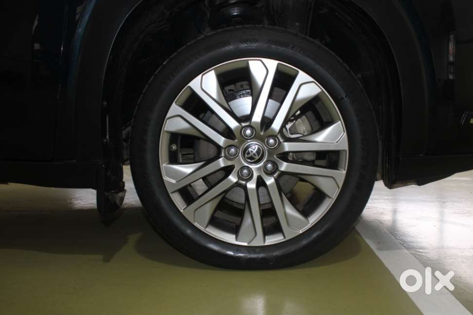 Toyota Innova Hycross 2.0 Zx (o) Hybrid 7 Str, 2023, Petrol
