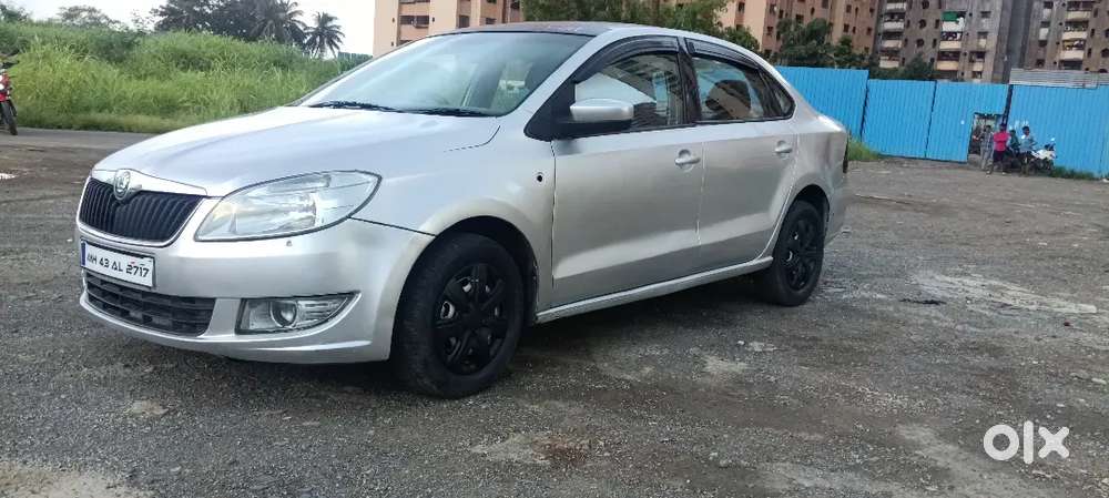 Skoda Rapid Elegance 2012 Car