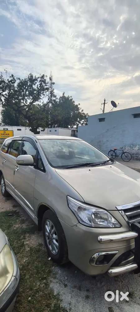 Toyota Innova Diesel 2014