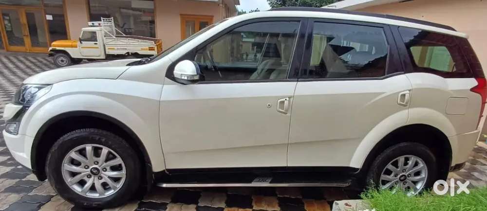 2016 Mahindra Xuv500 W10 Manual  7-seater  Diesel  ₹ 8.15