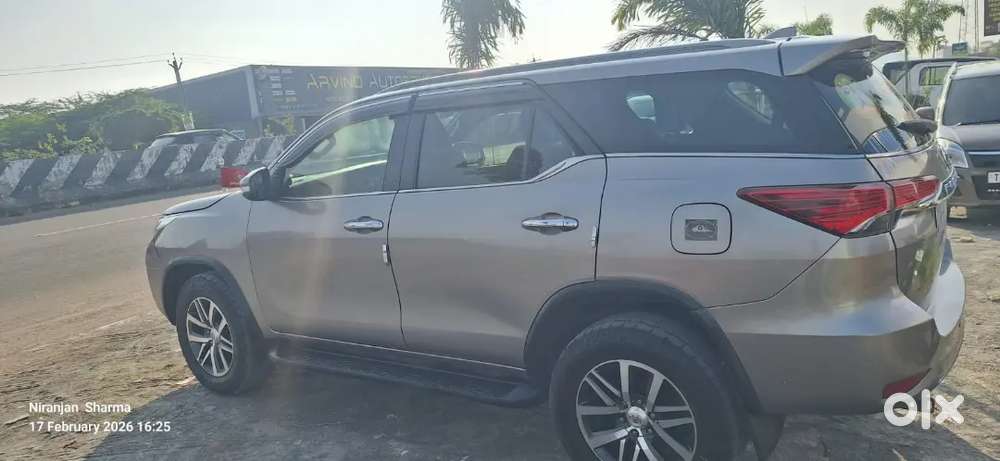 Toyota Fortuner 2017 Diesel 320000 Km Driven