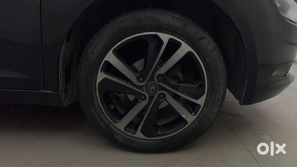 Tata Altroz 1.2 Xz Plus Dark Edition, 2021, Petrol