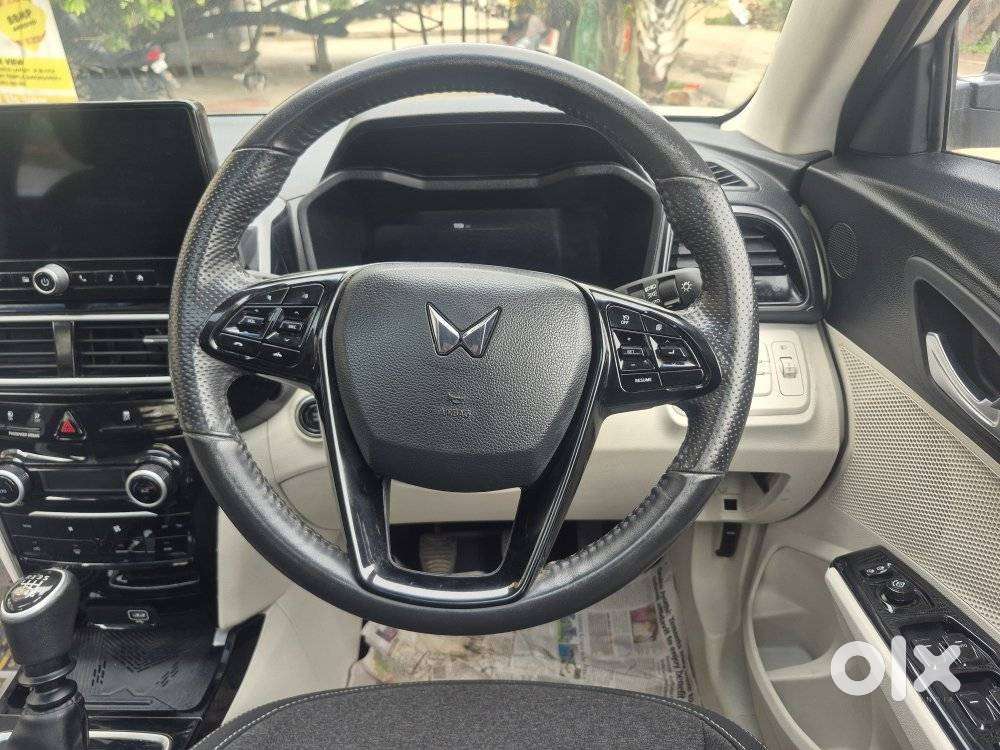 Mahindra Xuv 3xo Ax5 Pm Mt, 2024, Petrol