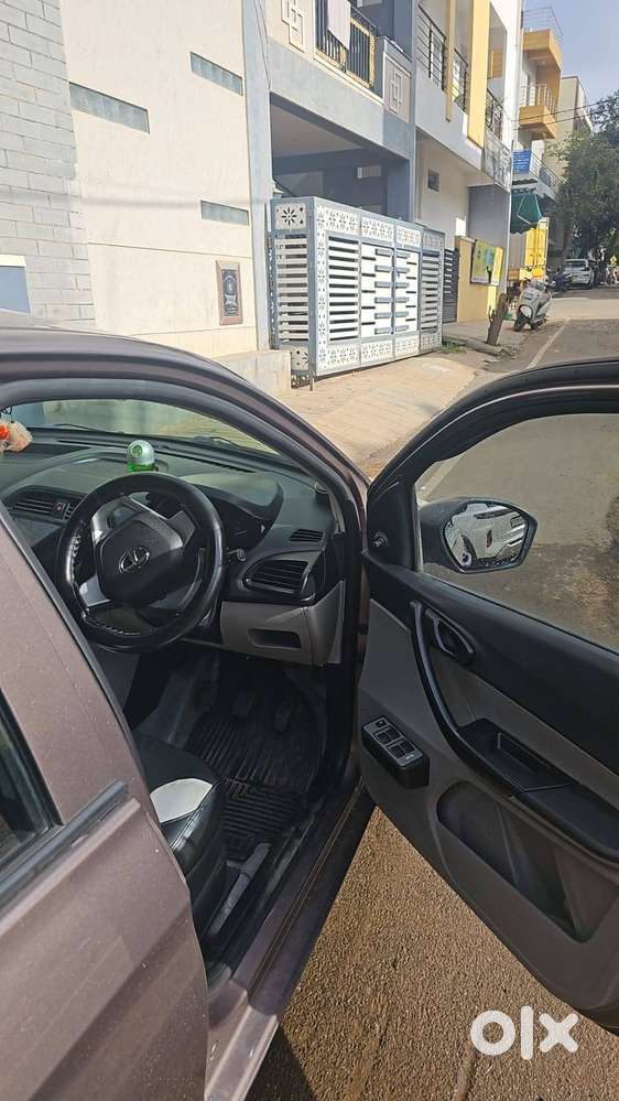 Tata Tiago Xe Petrol 2018