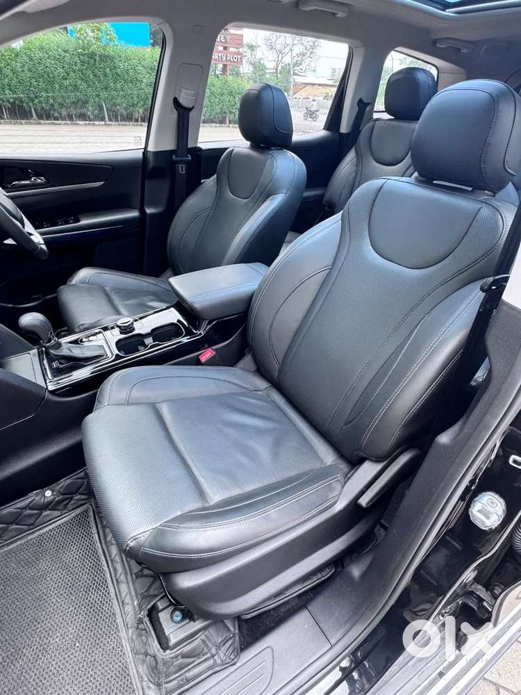 Mahindra Xuv700 2.2 Ax 7 Diesel At Luxury Pack Str, 2025, Diesel