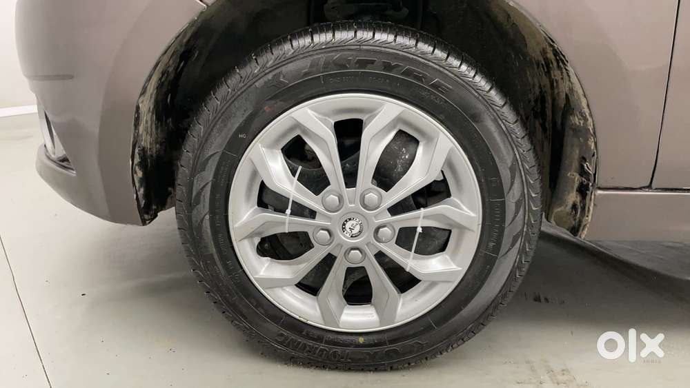Tata Tiago Xza, 2018, Petrol
