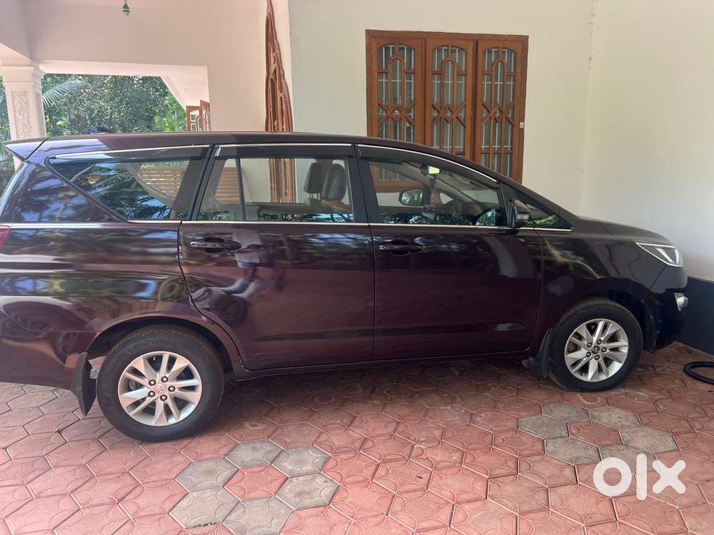 Toyota Innova Crysta, 2017