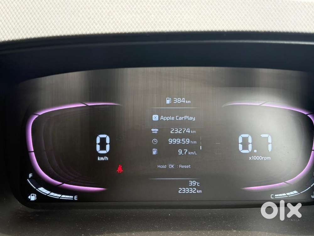 Kia Carens 2022 Km-driven Used