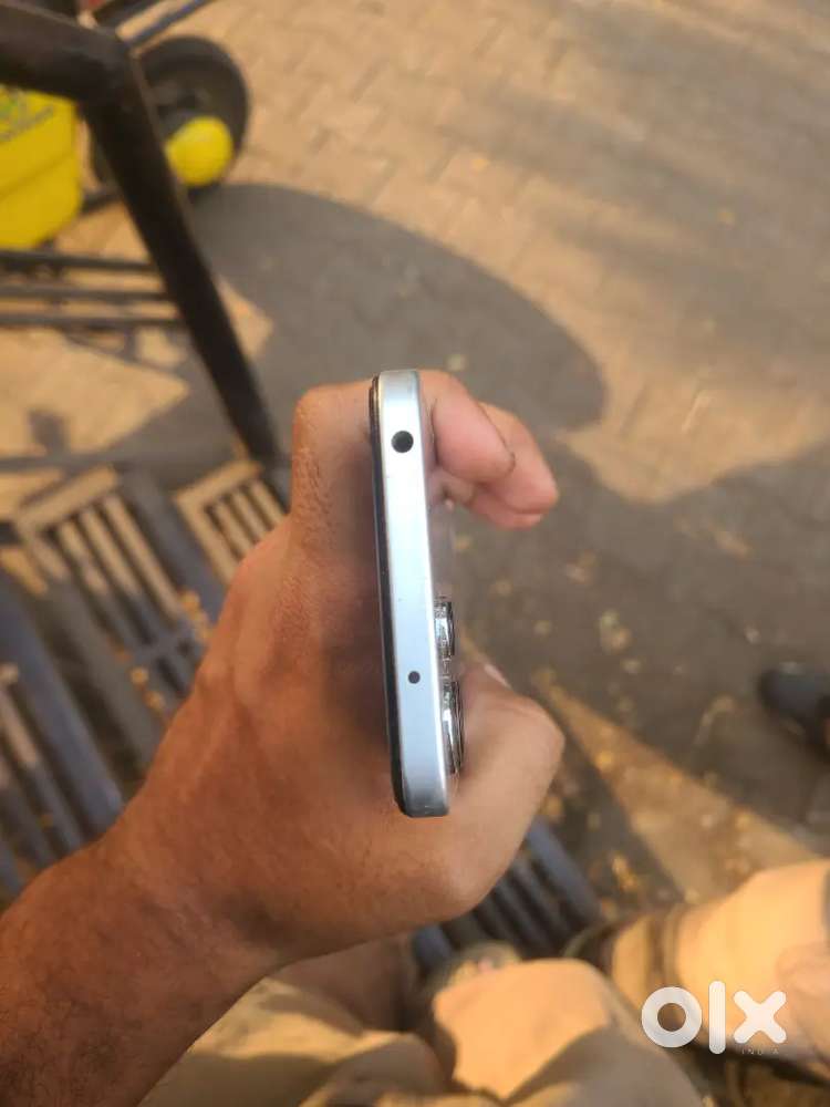 Readme 12 5g 8/256 never open phone