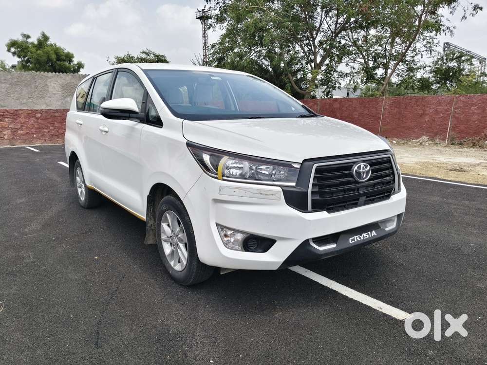 Toyota Innova Crysta 2.4 G Mt 8s, 2023, Diesel