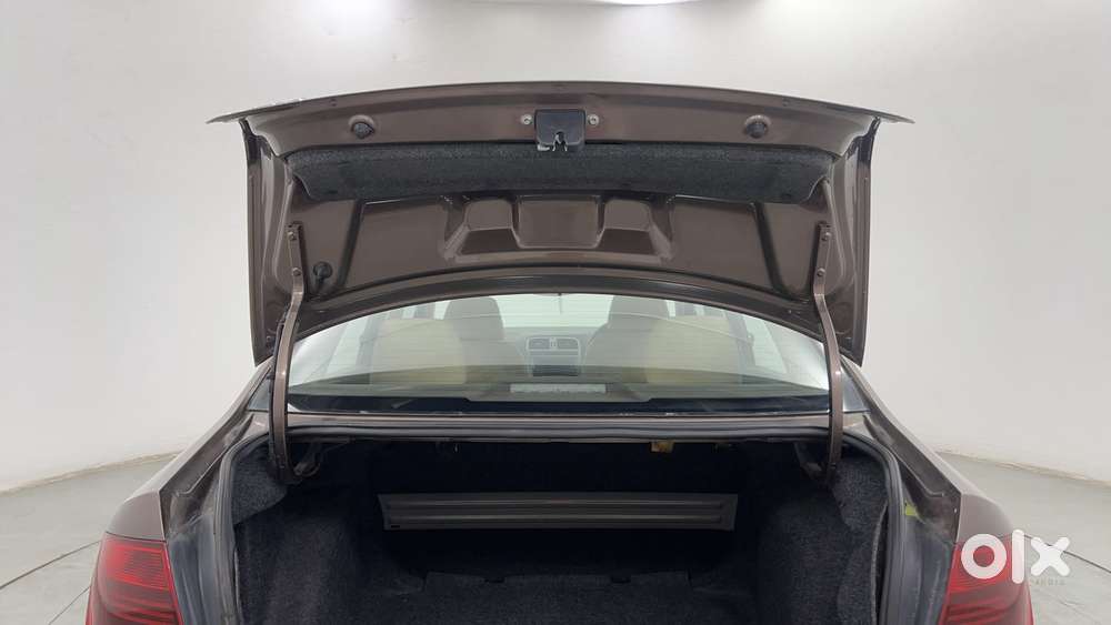 Volkswagen Vento Petrol Highline, 2016, Petrol
