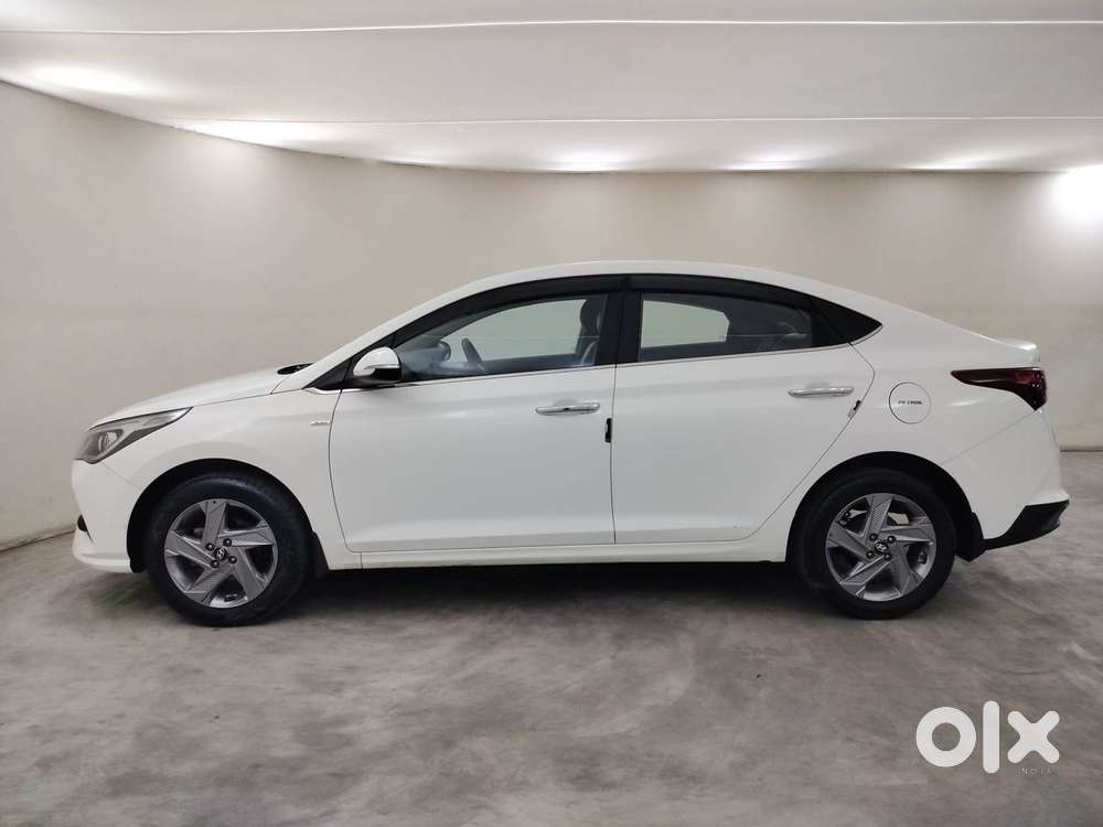 Hyundai Verna 1.5 Sx Vtvt Ivt, 2022, Petrol
