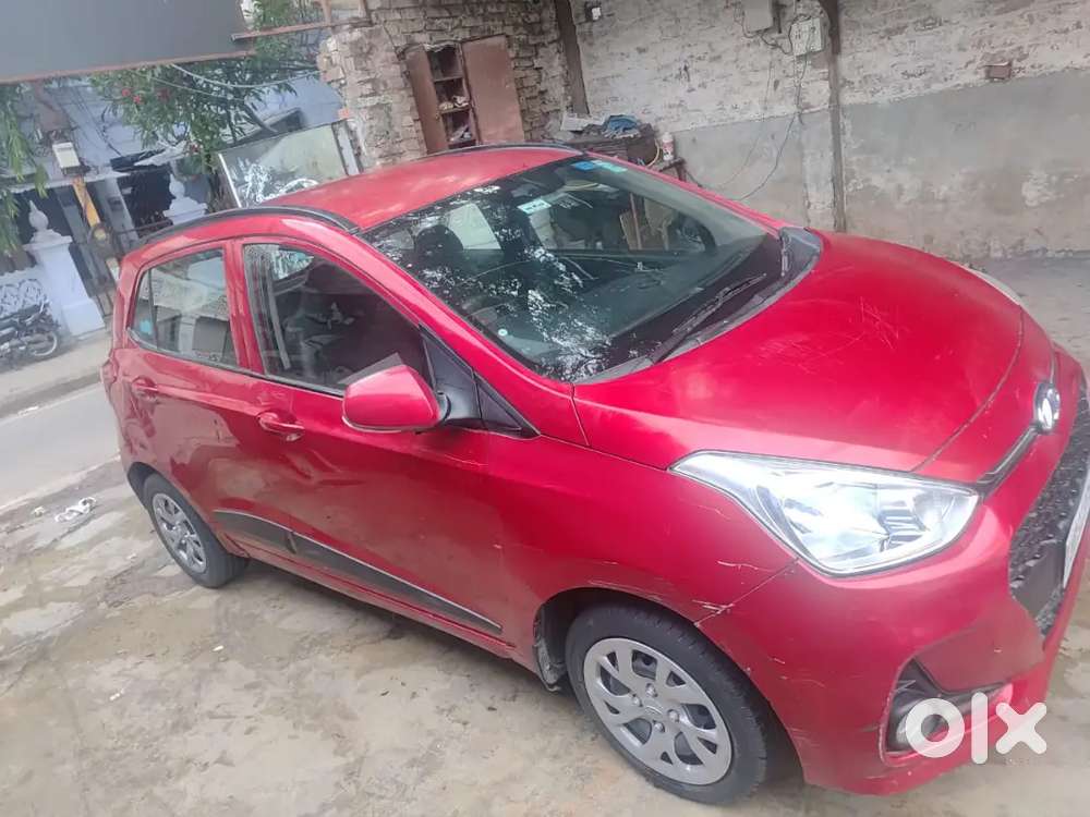Hyundai Grand I10 Sports 2nd Top Model In Red Colour