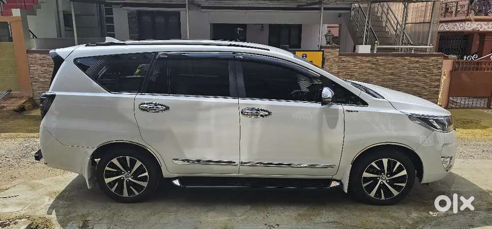 Toyota Innova Crysta 2025 Diesel Well Maintained