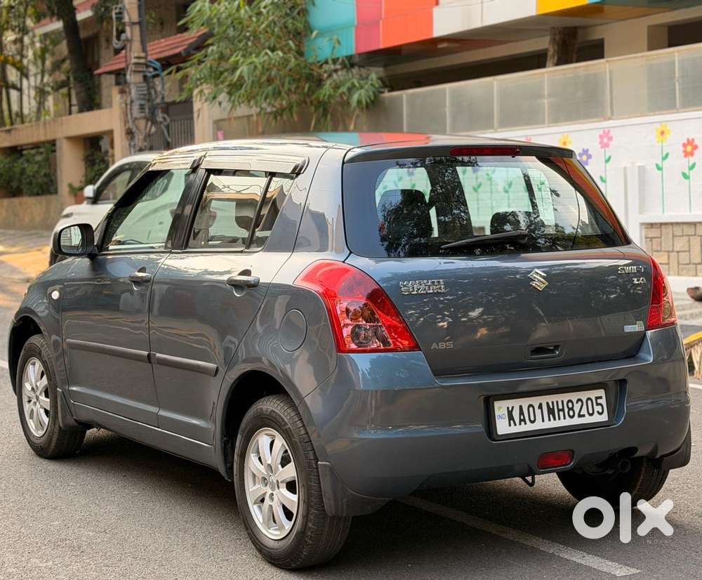 Maruti Suzuki Swift Vvt Zxi, 2011, Petrol
