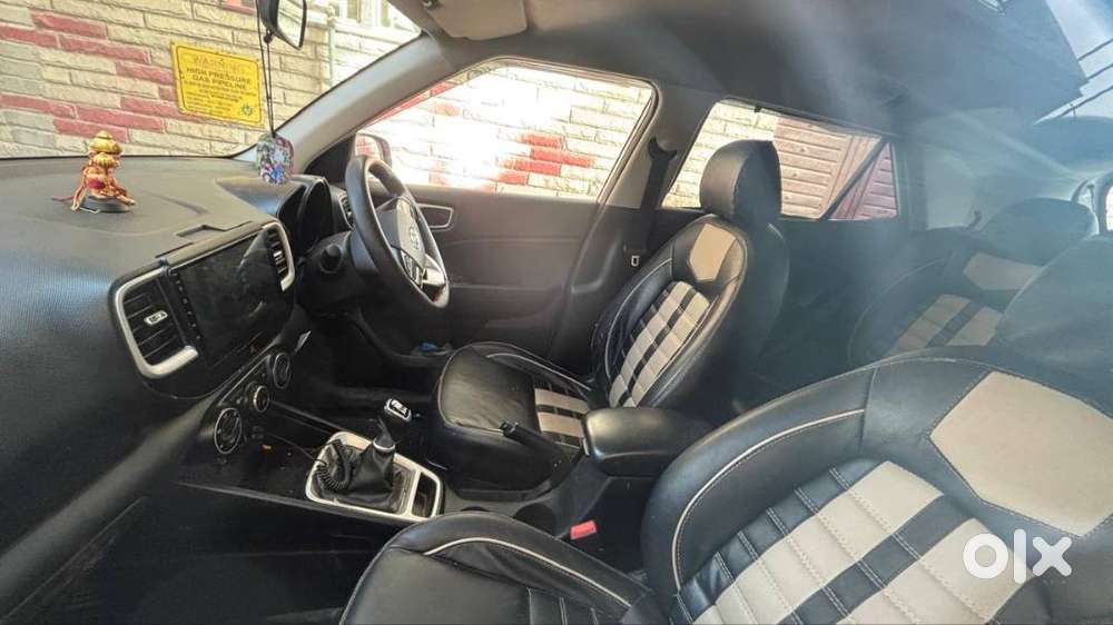 Hyundai Venue 2019 Petrol 65000 Km Driven