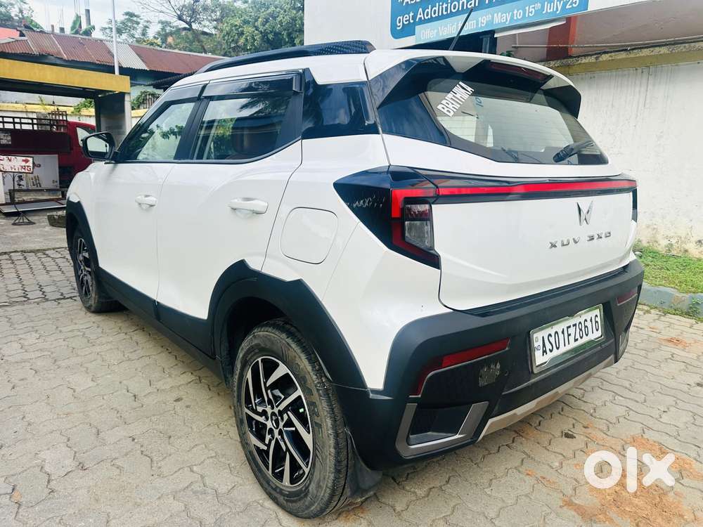 Mahindra Xuv 3xo Ax5 Pm Mt, 2024, Petrol