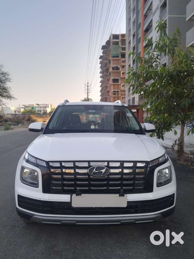Hyundai Venue, 2024, Cng & Hybrids