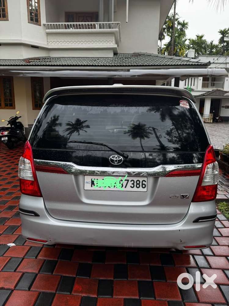 Toyota Innova 2.0 V, 2015, Petrol