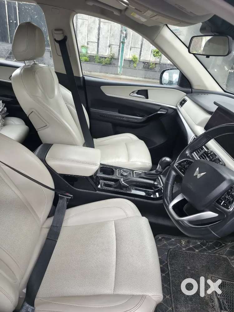 Mahindra Xuv700 2022 Diesel Well Maintained