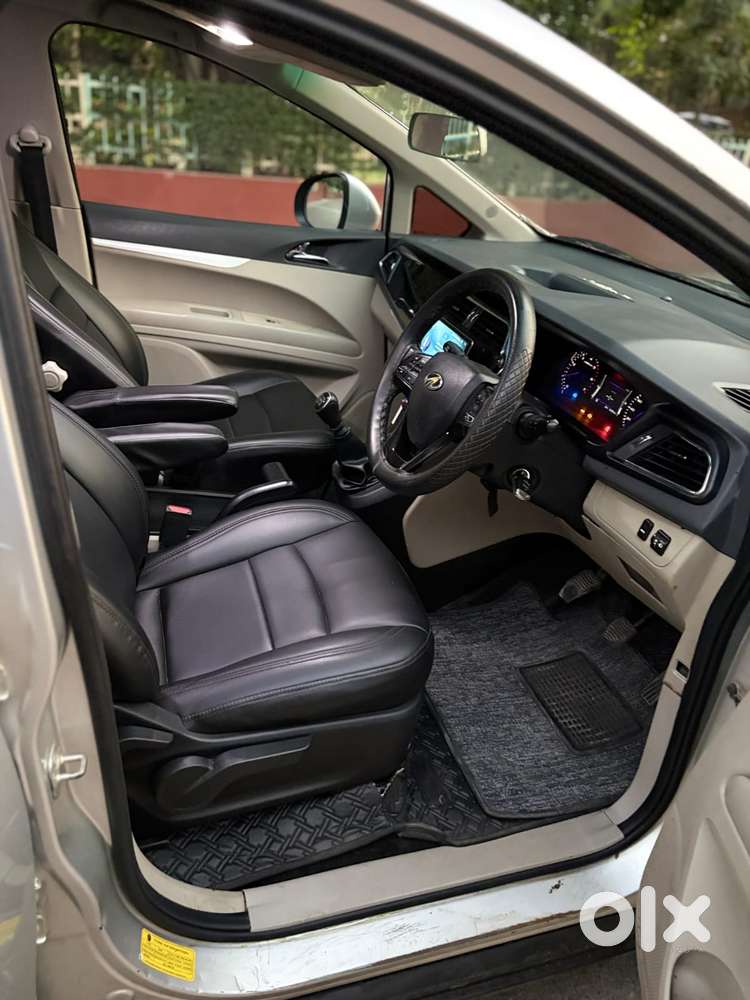 Mahindra Marazzo M6, 2018, Diesel