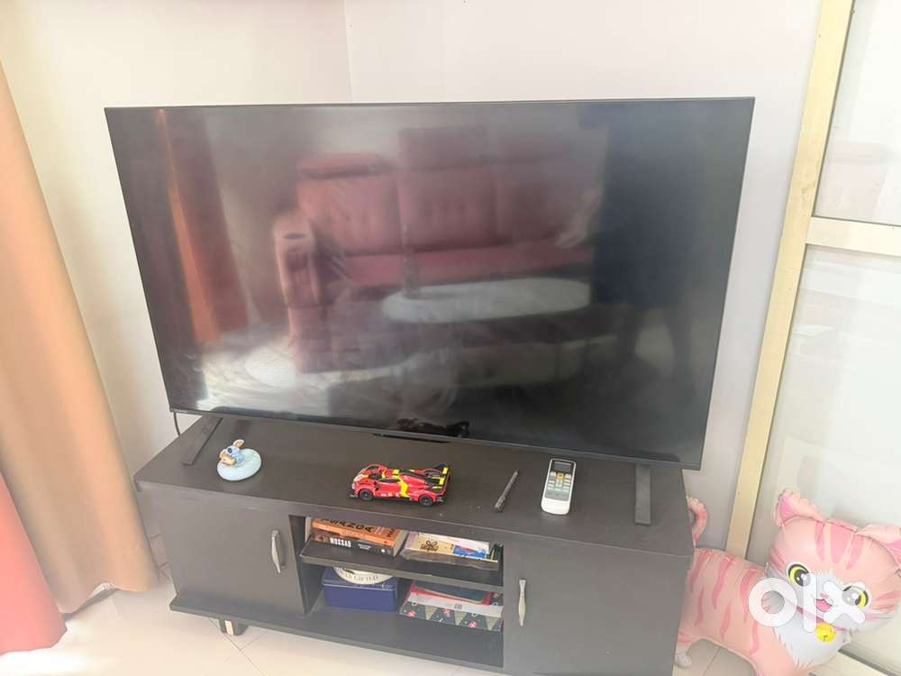 Toshiba 55 inch tv with tv cabinet