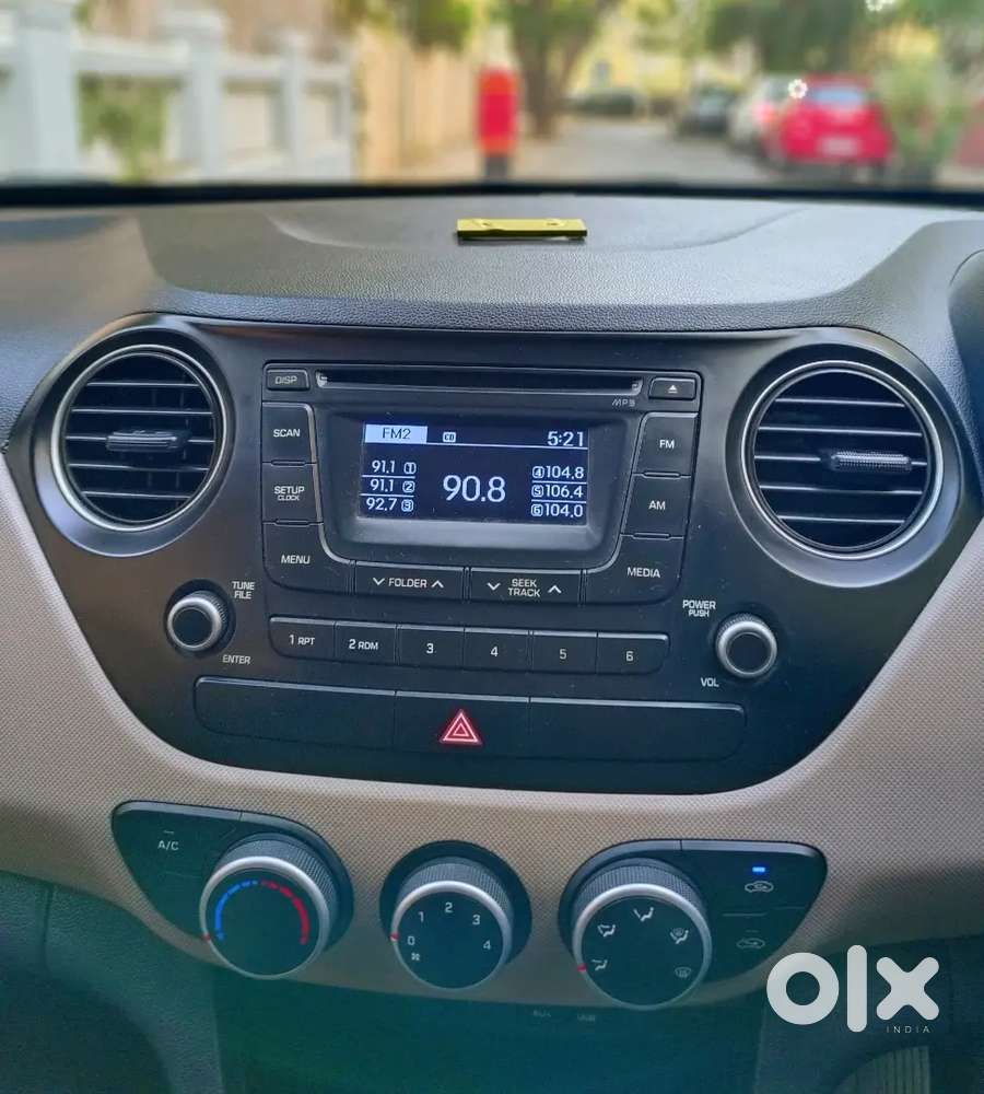 Hyundai I10 Grand 2014 Sportz 1stowner Button Start Showroom Condition