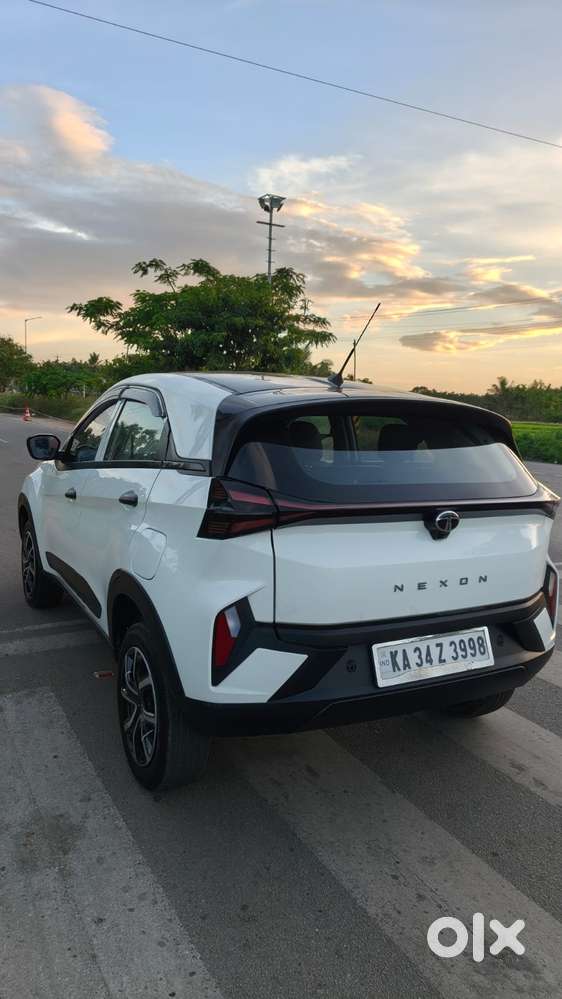Tata Nexon Smart Plus1.2 Revotron Petrol 5 Mt, 2025, Petrol