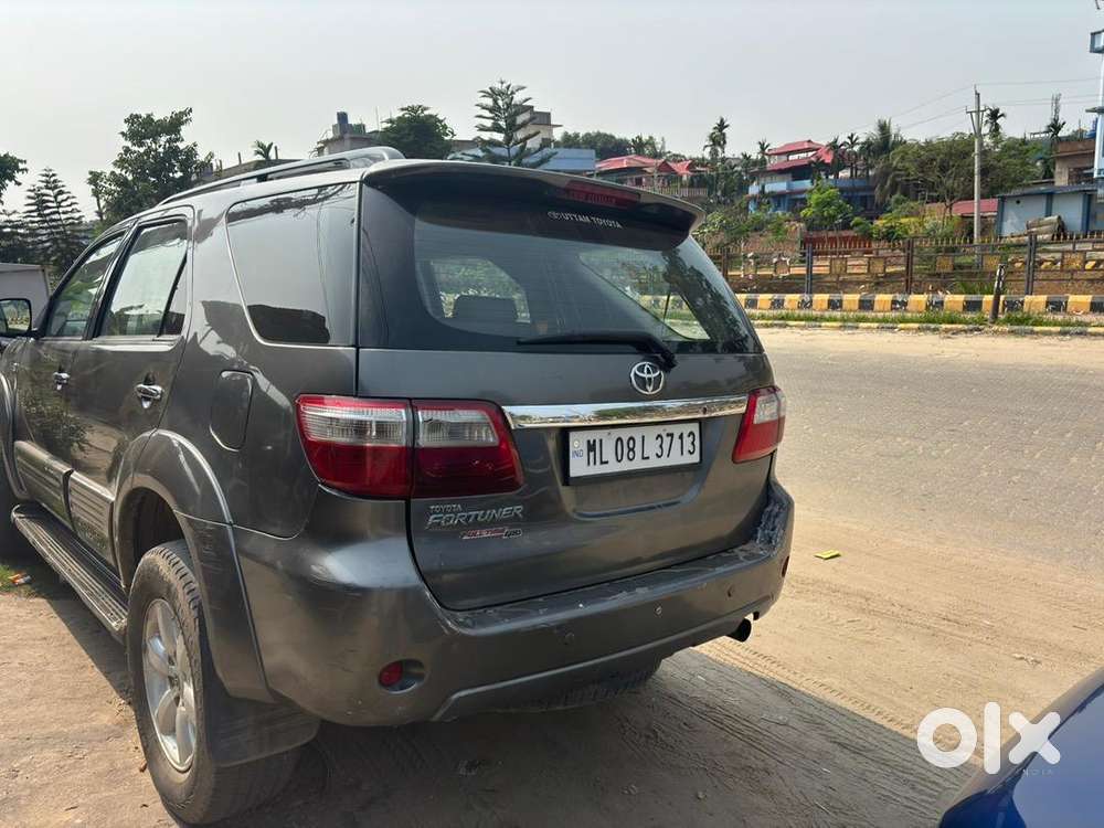 Toyota Fortuner 2011