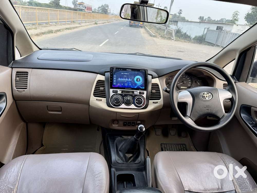 Toyota Innova 2.5 G (diesel) 8 Seater, 2015, Diesel