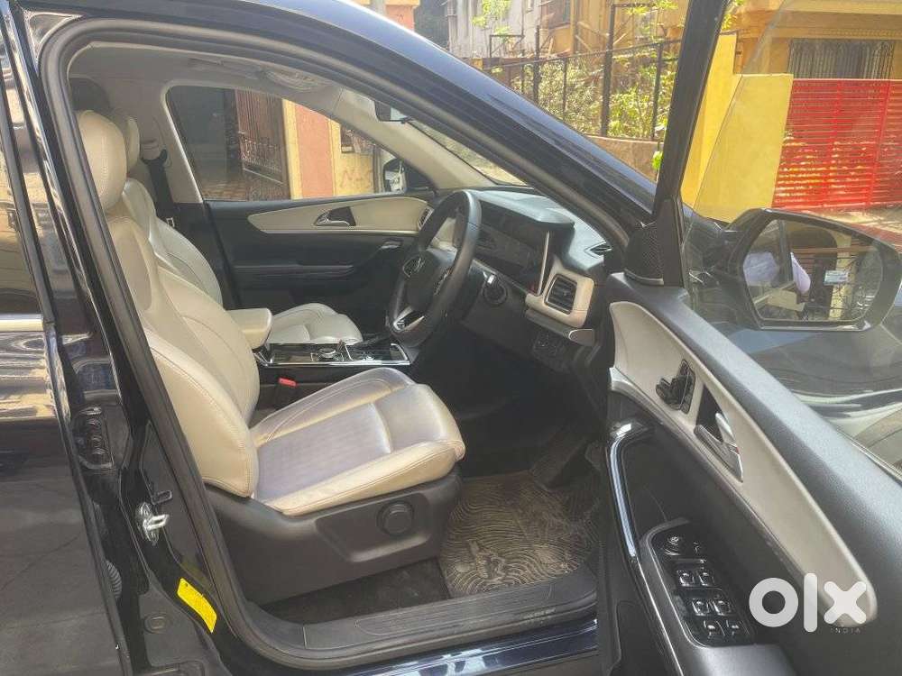 Mahindra Xuv700 2.2 Ax 7 Diesel At Str, 2023, Diesel